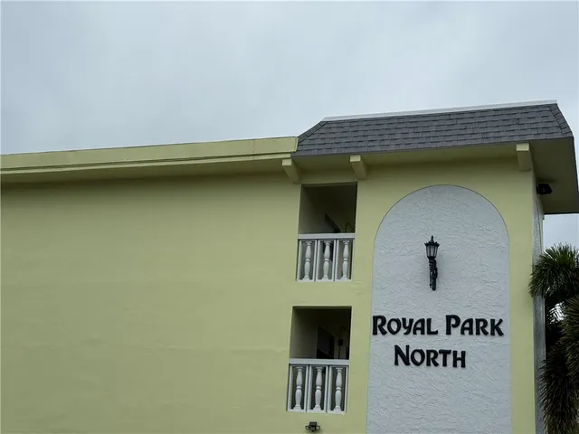 $1,300 | 1100 Ponce De Leon Circle, Unit N208, Vero Beach, FL 32960