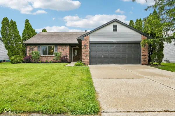 $270,000 | 12352 Cobblestone S Drive, Indianapolis, IN 46236