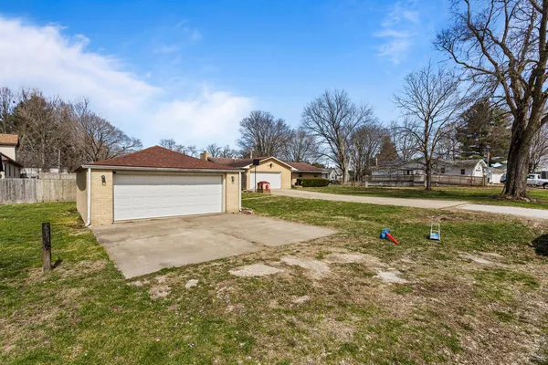 $264,900 | 408 East Victory Street, Sidney, IL 61877