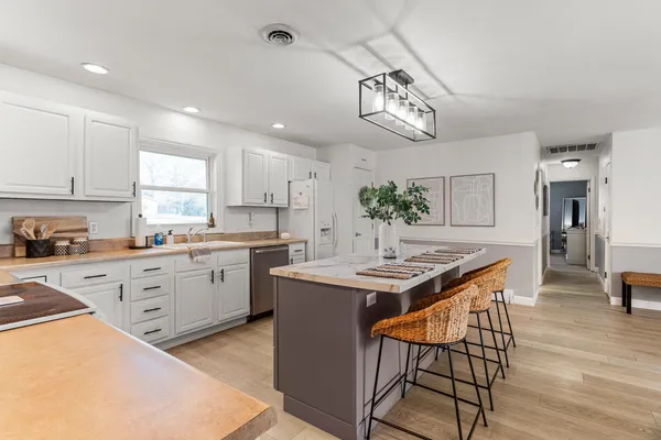 $264,900 | 408 East Victory Street, Sidney, IL 61877