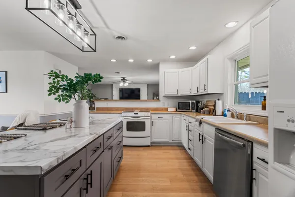 $264,900 | 408 East Victory Street, Sidney, IL 61877