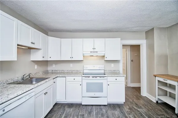 $1,500 | 15 Diamond Street, Unit B, Plymouth, CT 06786