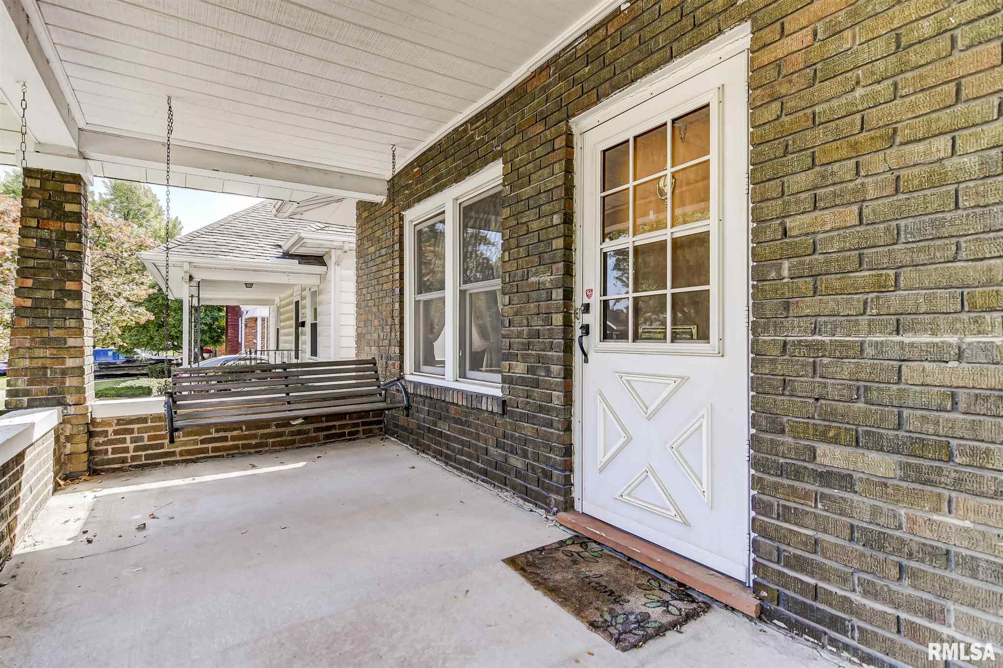 2033 South 4th Street Springfield, IL 62703 - Photo 4 of 35