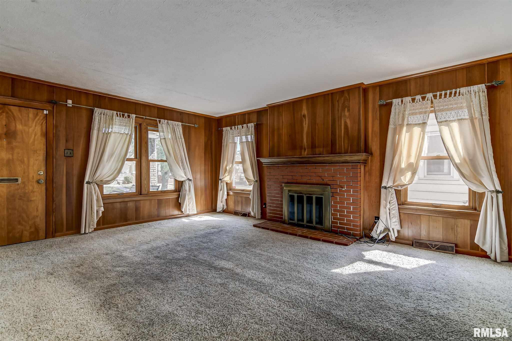 2033 South 4th Street Springfield, IL 62703 - Photo 5 of 35
