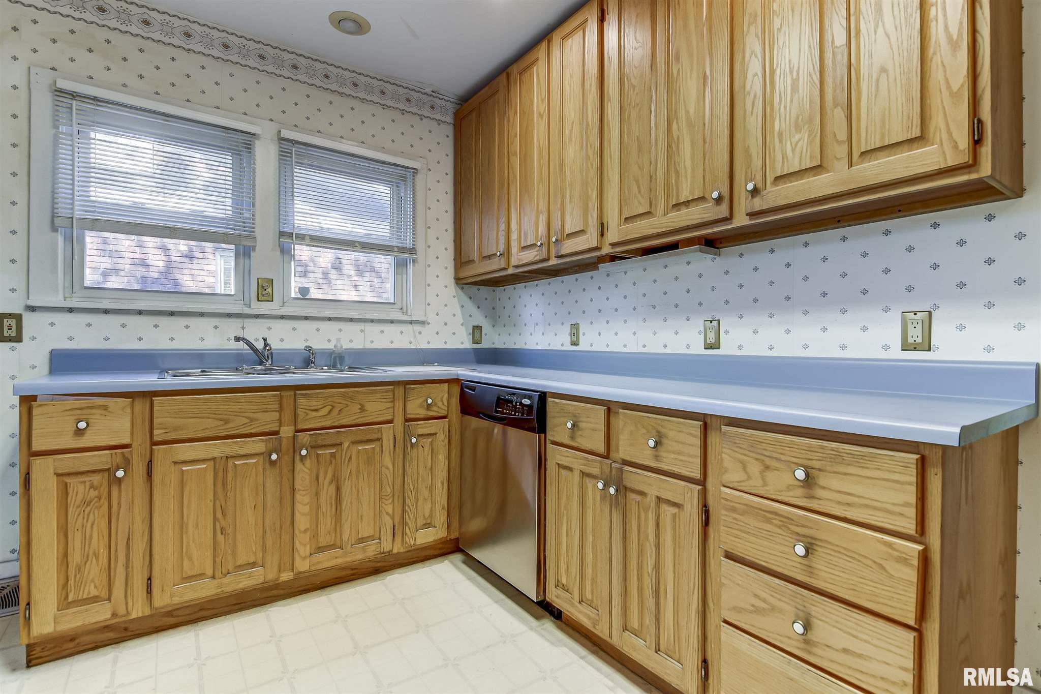 2033 South 4th Street Springfield, IL 62703 - Photo 10 of 35
