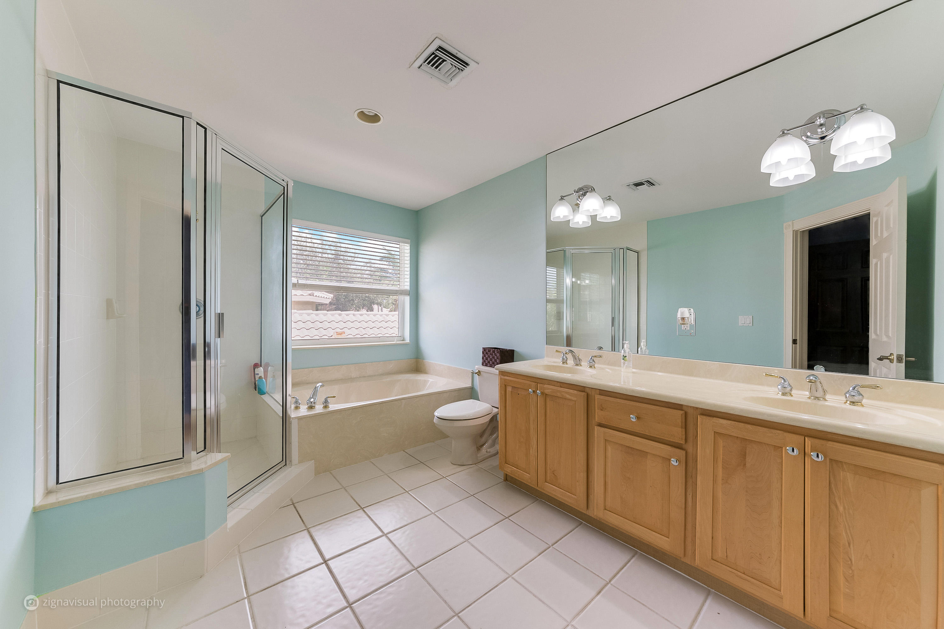 21671 Marigot Drive Boca Raton, FL 33428 - Photo 16 of 20 2nd Floor bathroom