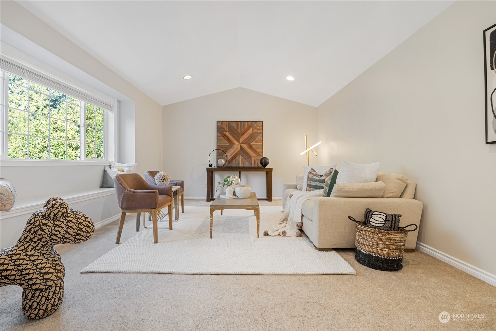 18529 33rd Avenue Southeast Bothell, WA 98012 - Photo 18 of 40 a living room with furniture
