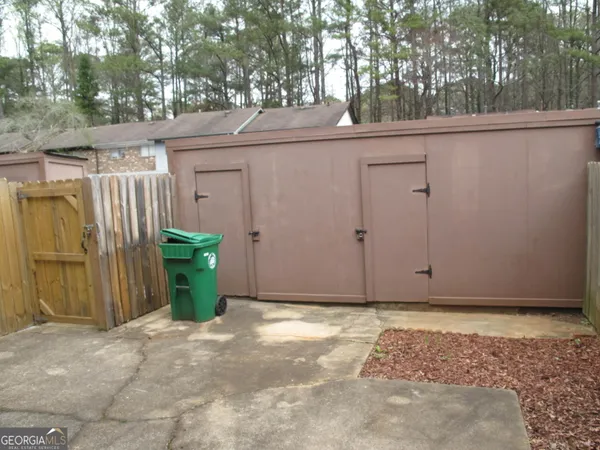$164,500 | 633 Garden Walk Drive, Stone Mountain, GA 30083