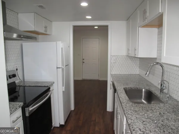 $164,500 | 633 Garden Walk Drive, Stone Mountain, GA 30083
