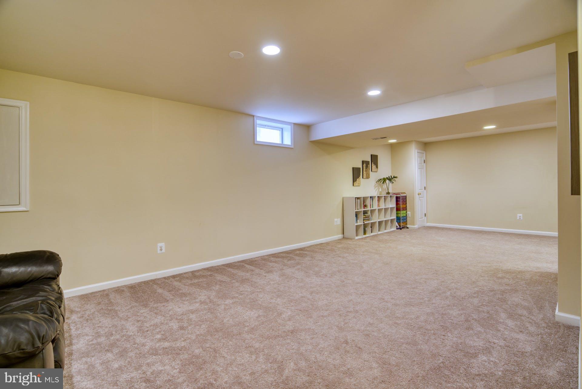10855 Hunter Gate Way Reston, VA 20194 - Photo 32 of 57 a view of empty room