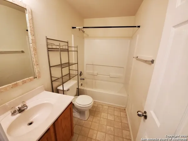 $1,750 | 25714 Gold Yarrow, San Antonio, TX 78260