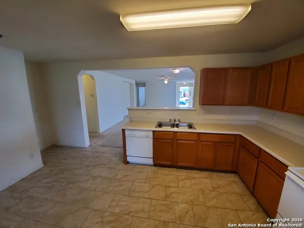 $1,750 | 25714 Gold Yarrow, San Antonio, TX 78260