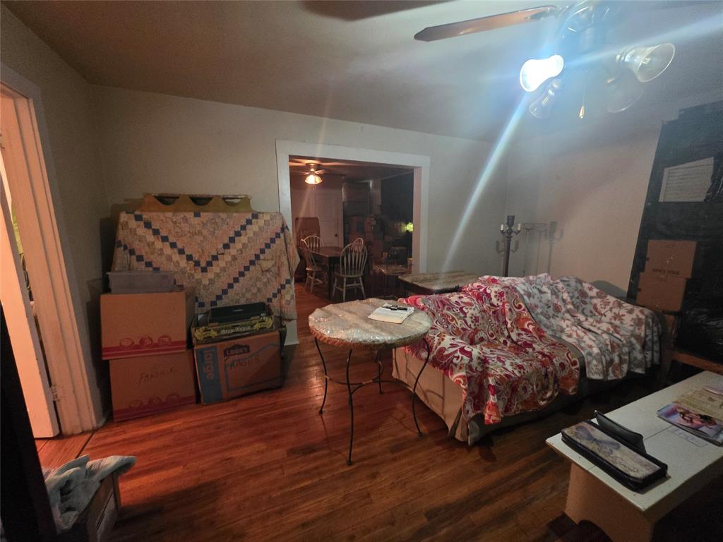 401 West Wilson Street Cleburne, TX 76033 - Photo 12 of 17