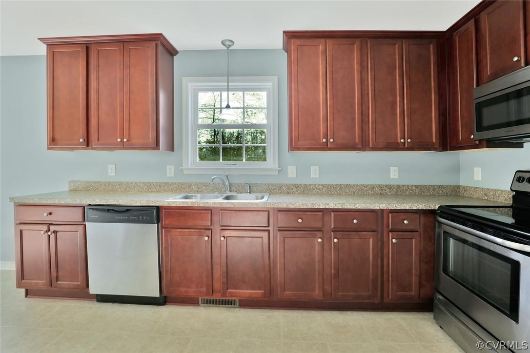468 New S Ridge Road Bumpass, VA 23024 - Photo 10 of 29