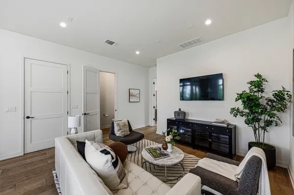 $1,400,000 | 2512 Watkins Way, Austin, TX 78746