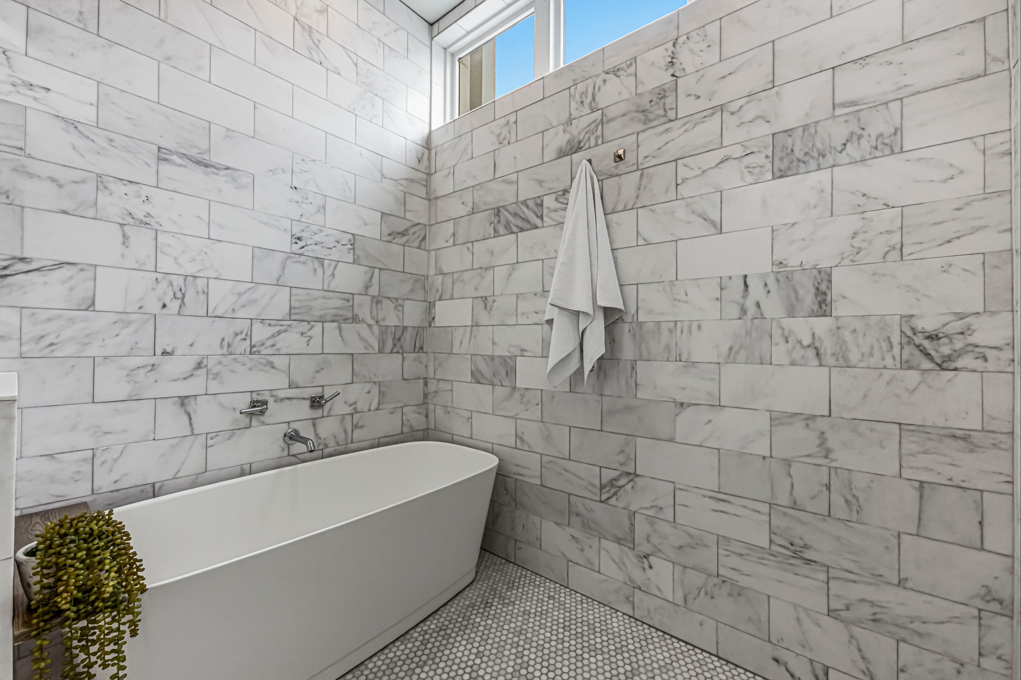 2512 Watkins Way Austin, TX 78746 - Photo 18 of 40 Spa-style bath with freestanding soaking tub