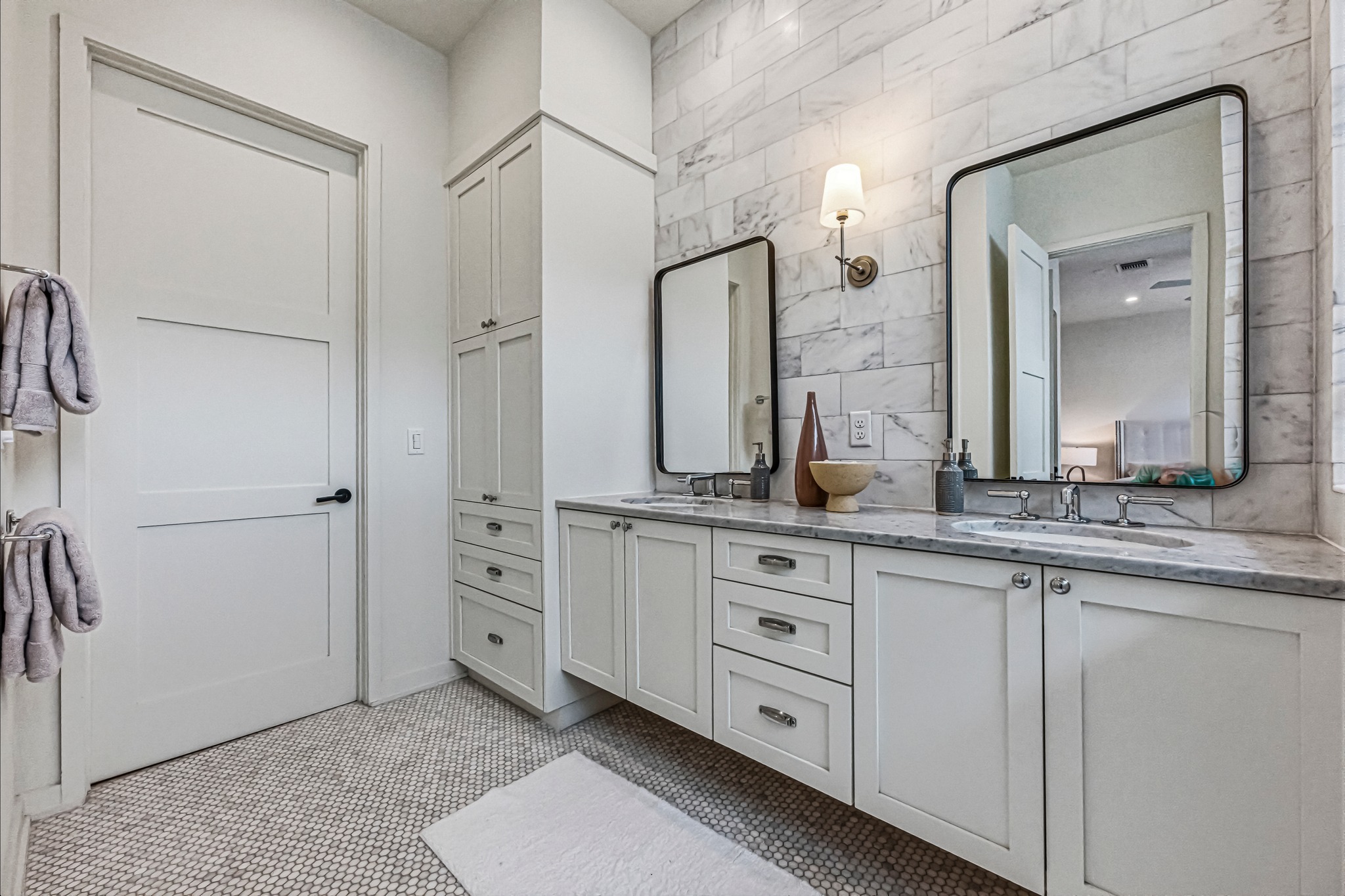 2512 Watkins Way Austin, TX 78746 - Photo 20 of 40 Dedicated laundry connections in primary closet