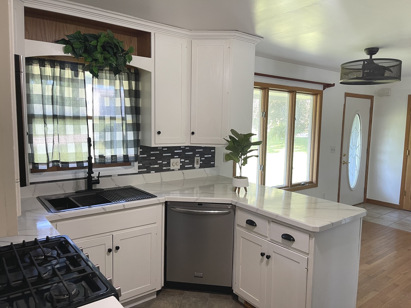 23663 Hazel Road Sterling, IL 61081 - Photo 5 of 22