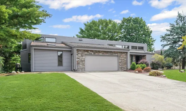 a view of livingroom with furniture and windows