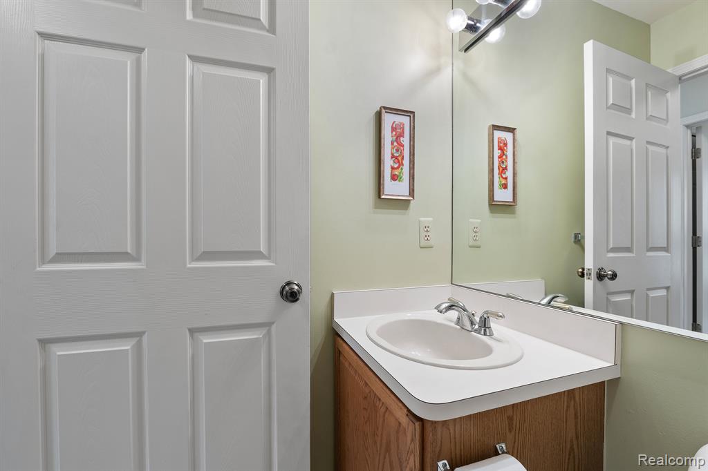 3001 High Pointe Ridge Road Lake Orion, MI 48359 - Photo 20 of 27