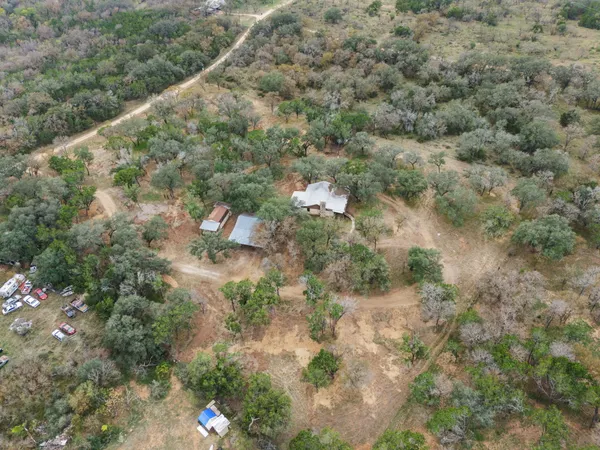 $600,000 | 122 Winding Creek Road, Spicewood, TX 78669