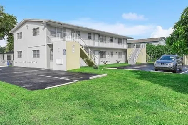 $1,690,000 | 6101 Garfield Street, Hollywood, FL 33024