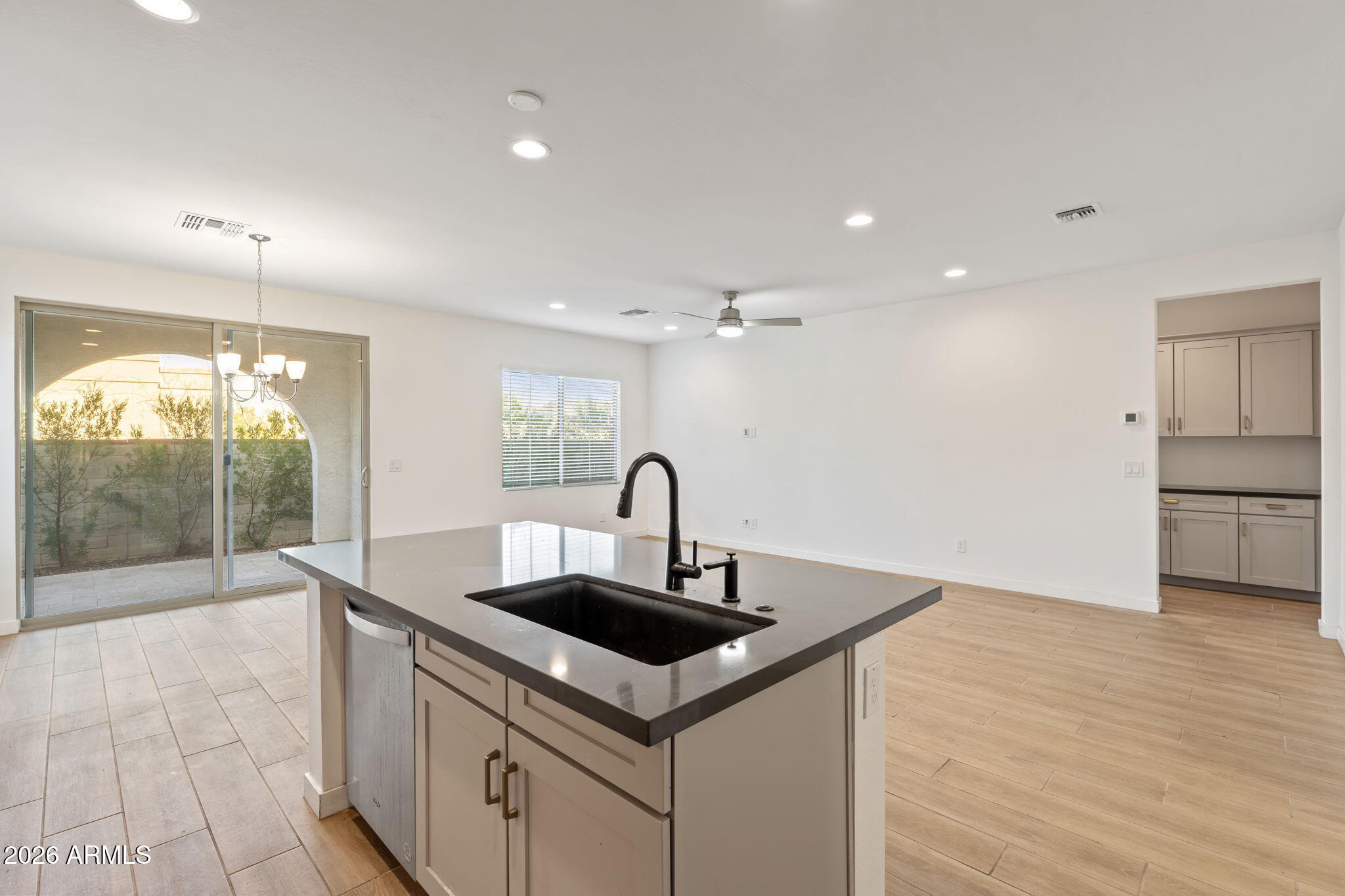 6455 North 17th Place Phoenix, AZ 85016 - Photo 13 of 51 14-web-or-mls-DSC_3014