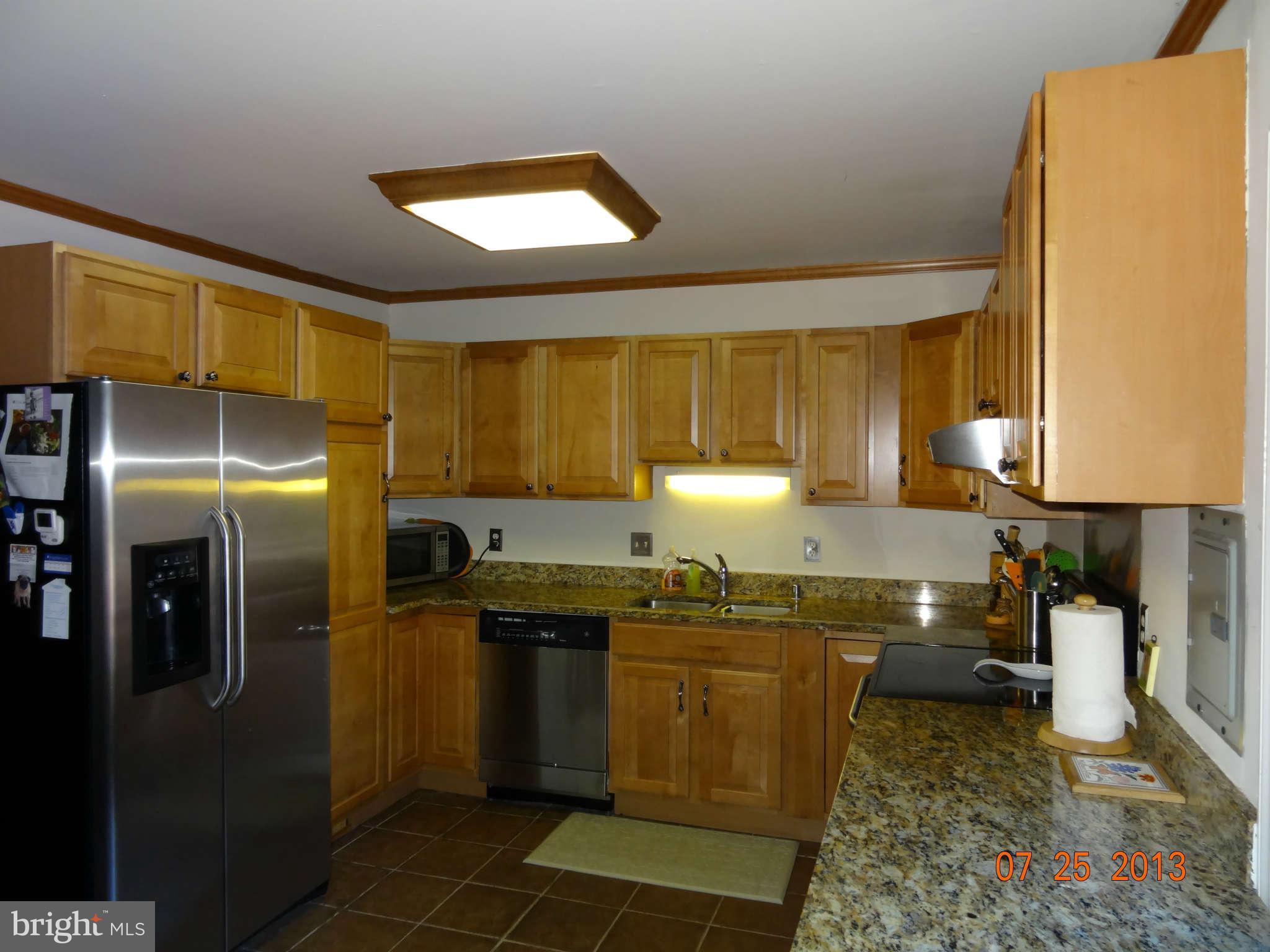 9233 Hood Road Manassas, VA 20110 - Photo 2 of 23 Kitchen