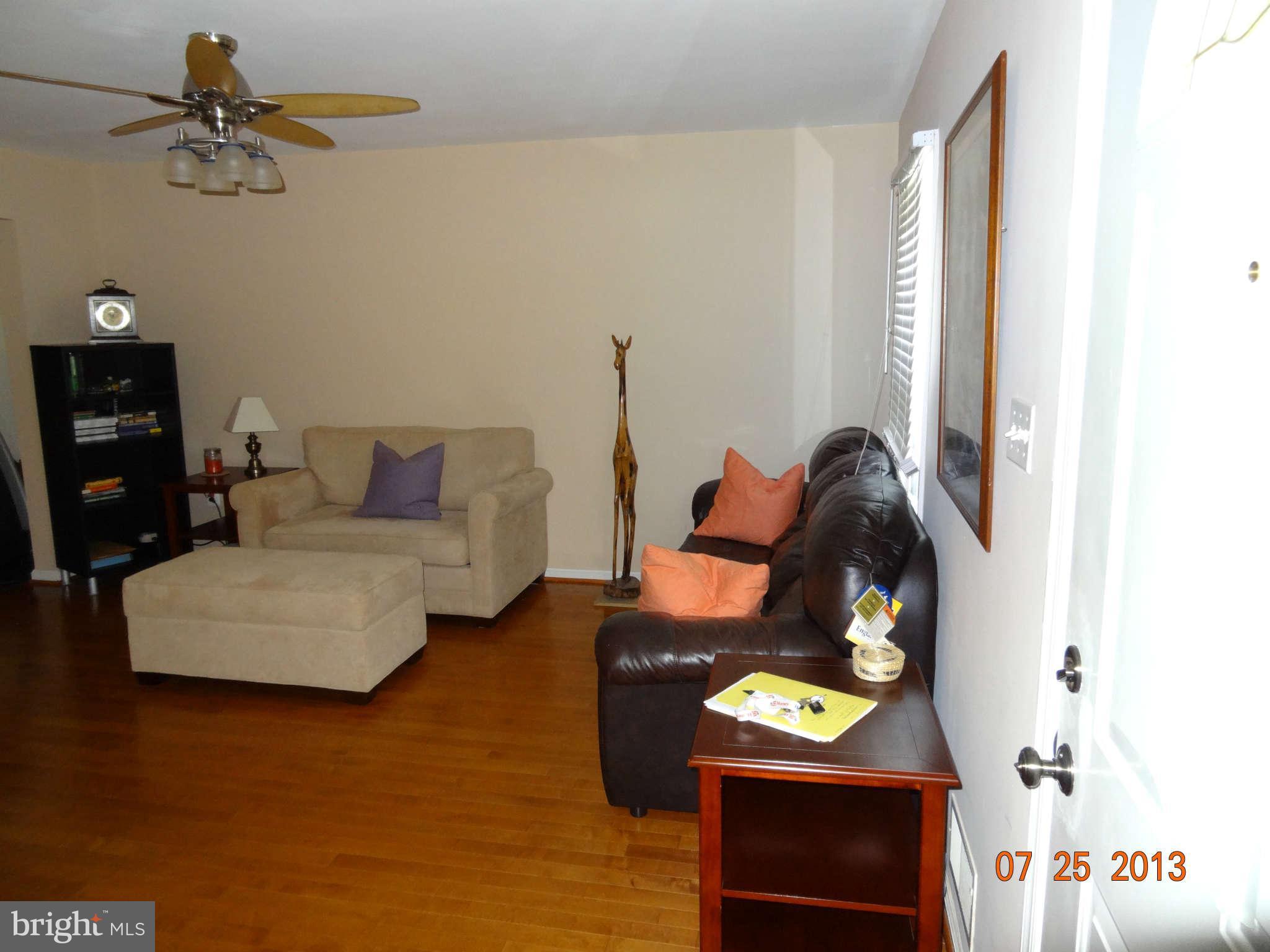 9233 Hood Road Manassas, VA 20110 - Photo 12 of 23 Family Room