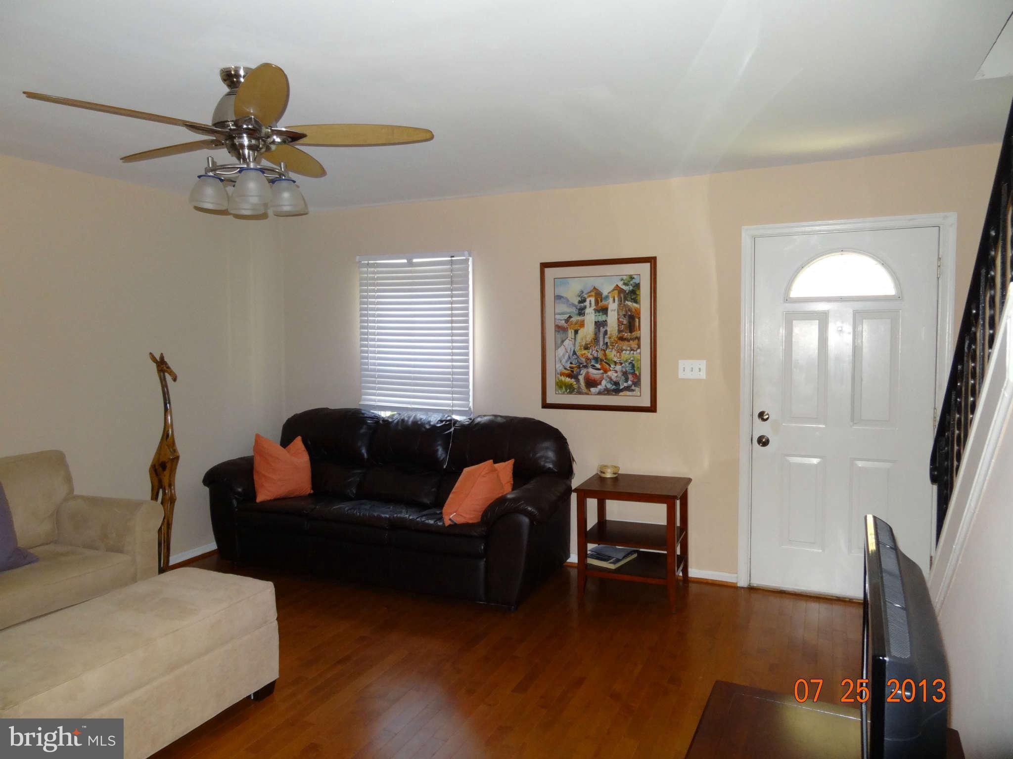 9233 Hood Road Manassas, VA 20110 - Photo 10 of 23 Family Room