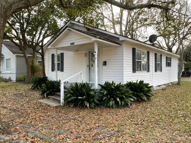$1,300 | 1409 Roosevelt Street, Pascagoula, MS 39567