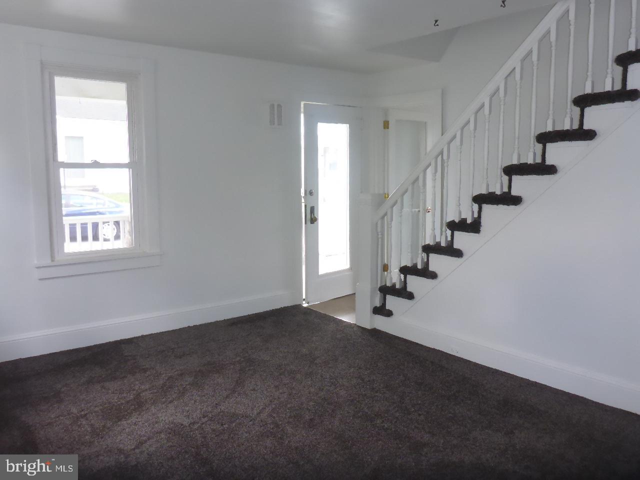 12 Mount Street Rising Sun, MD 21911 - Photo 8 of 32 Living Room
