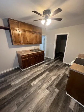 a view of a livingroom with furniture