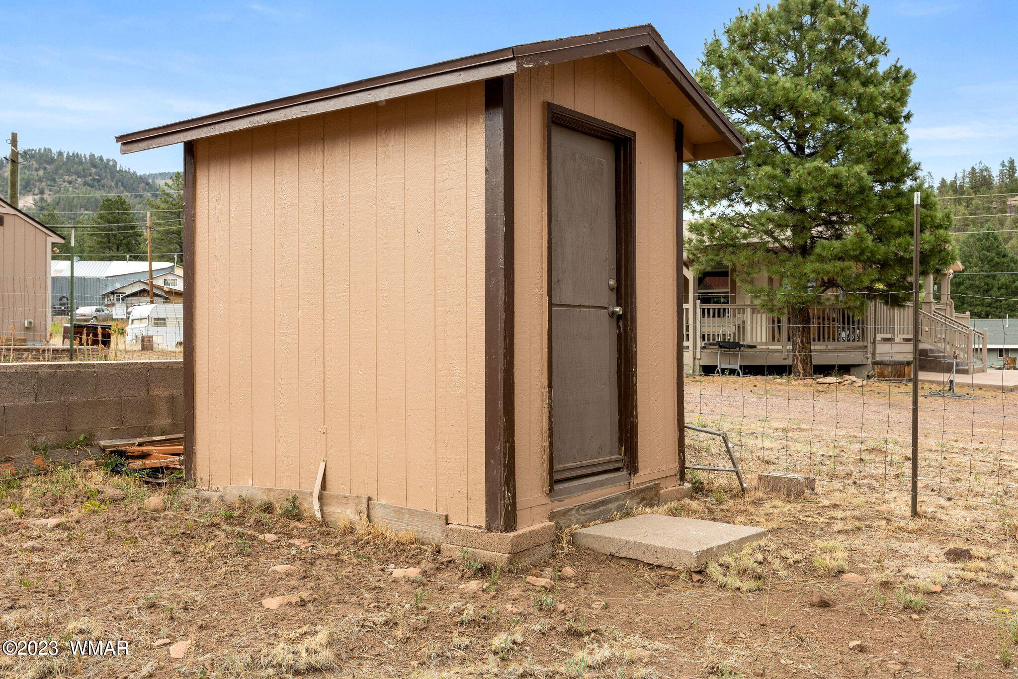 20 County Road 2140 Alpine, AZ 85920 - Photo 27 of 32 a backyard of a house