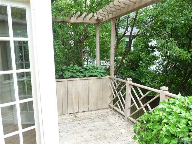 1612 Jarvis Street Raleigh, NC 27608 - Photo 10 of 25 Patio/Deck