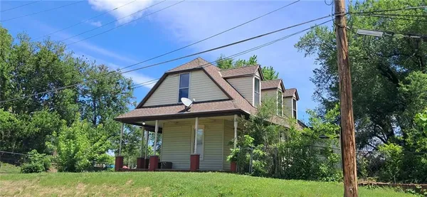 $1,275 | 1324 Messanie Street, St. Joseph, MO 64501
