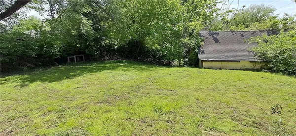 $1,275 | 1324 Messanie Street, St. Joseph, MO 64501