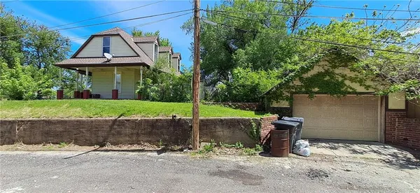 $1,275 | 1324 Messanie Street, St. Joseph, MO 64501