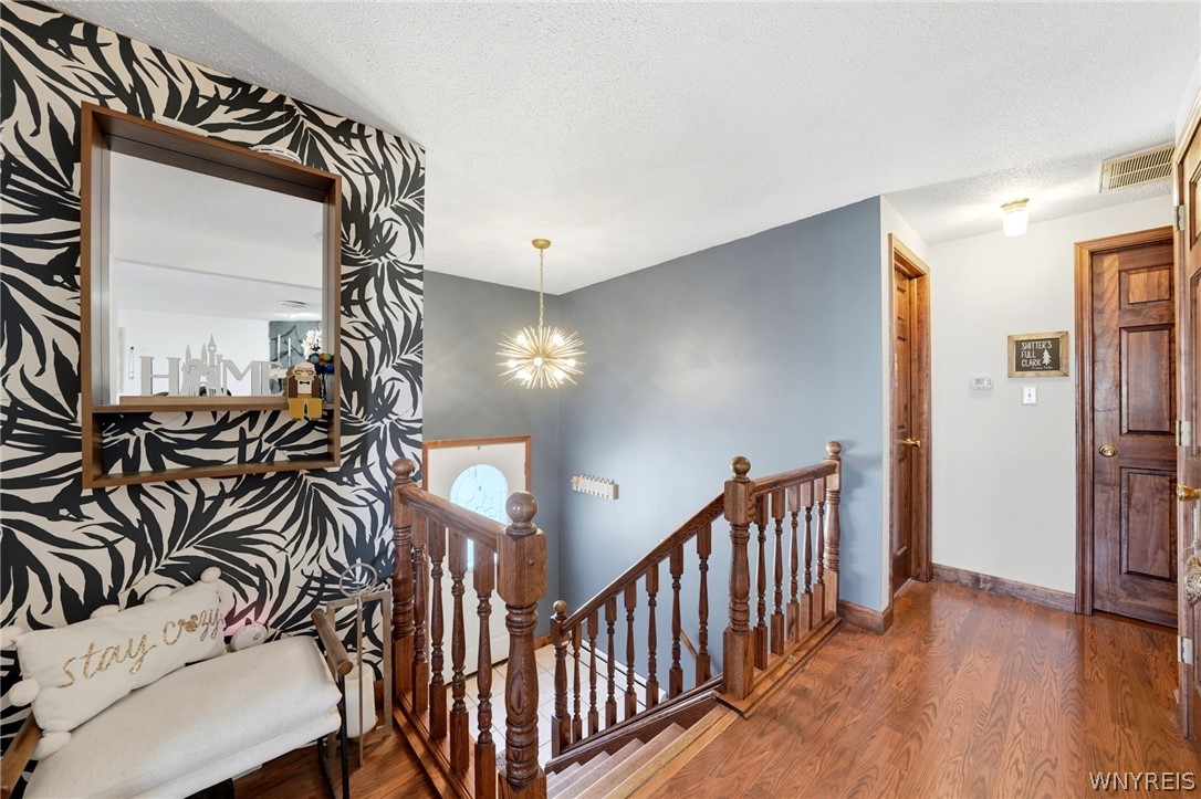 4528 Roundtree Road Hamburg, NY 14075 - Photo 8 of 50
