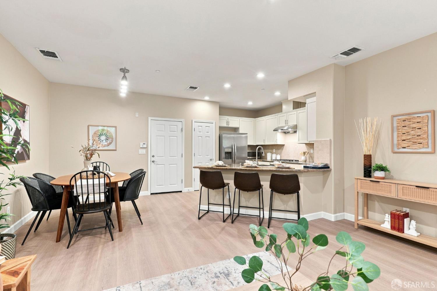 2541 Oak Road Walnut Creek, CA 94597 - Photo 7 of 40 Gallery Image 7
