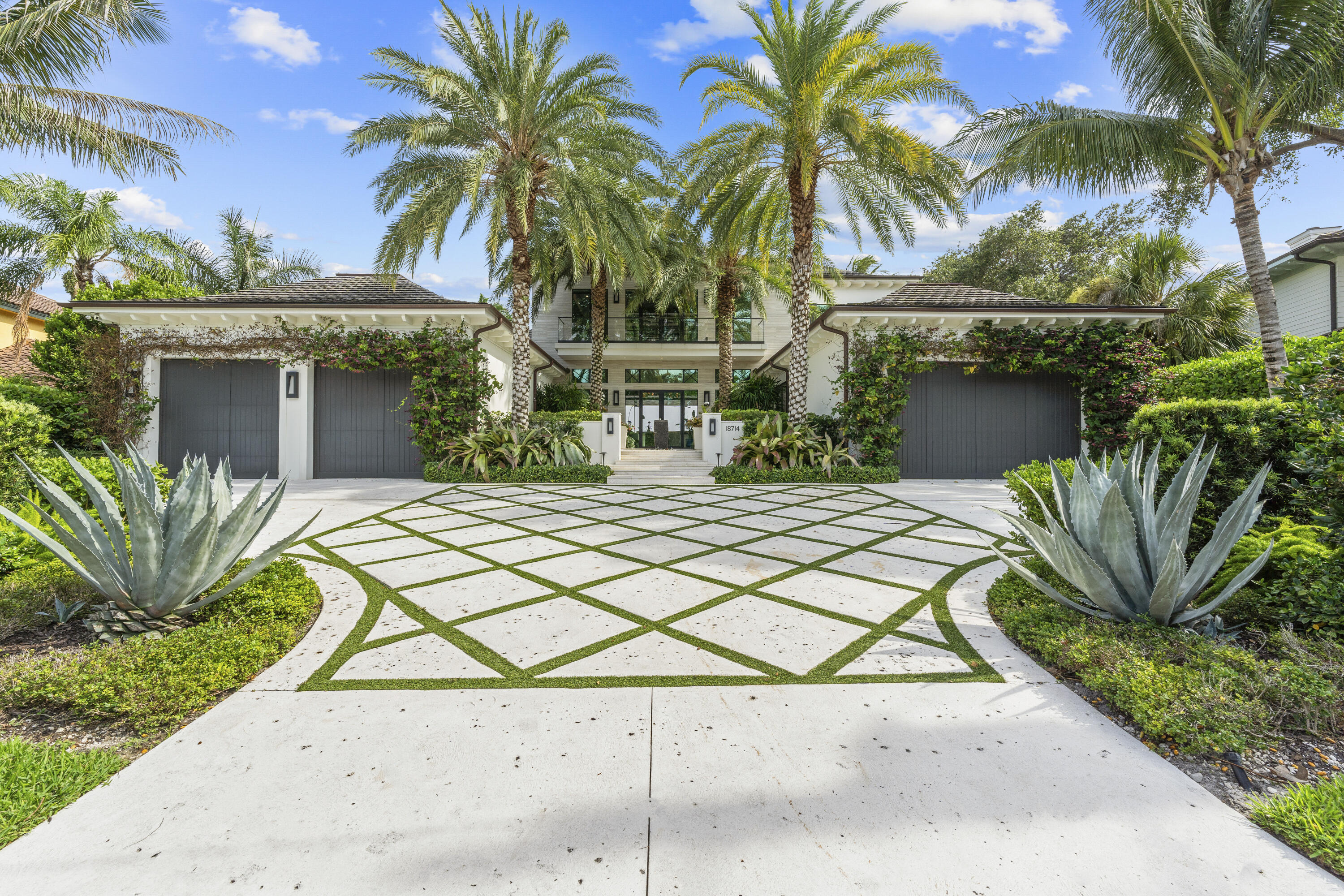 18714 Rio Vista Drive Jupiter, FL 33469 - Photo 7 of 105 7_101
