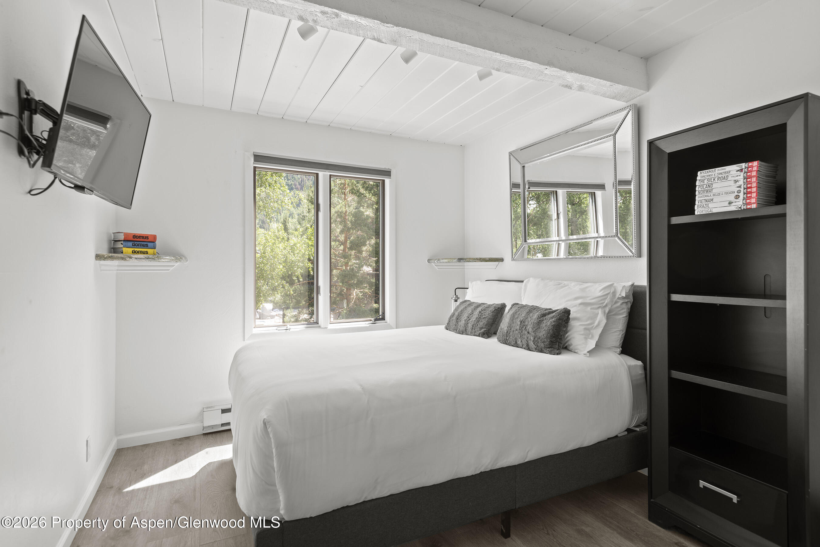 1024 East Cooper Avenue, Unit 2 Aspen, CO 81611 - Photo 21 of 25 Guestroom 2