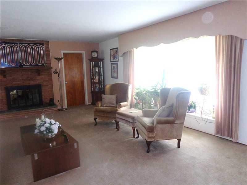 4704 Radnor Road Indianapolis, IN 46226 - Photo 2 of 24 Gallery Image 2