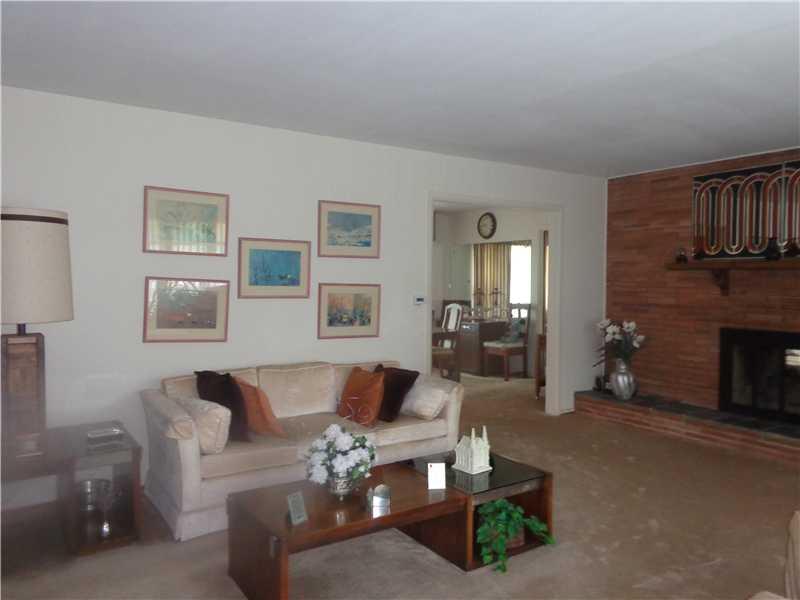 4704 Radnor Road Indianapolis, IN 46226 - Photo 3 of 24 Gallery Image 3