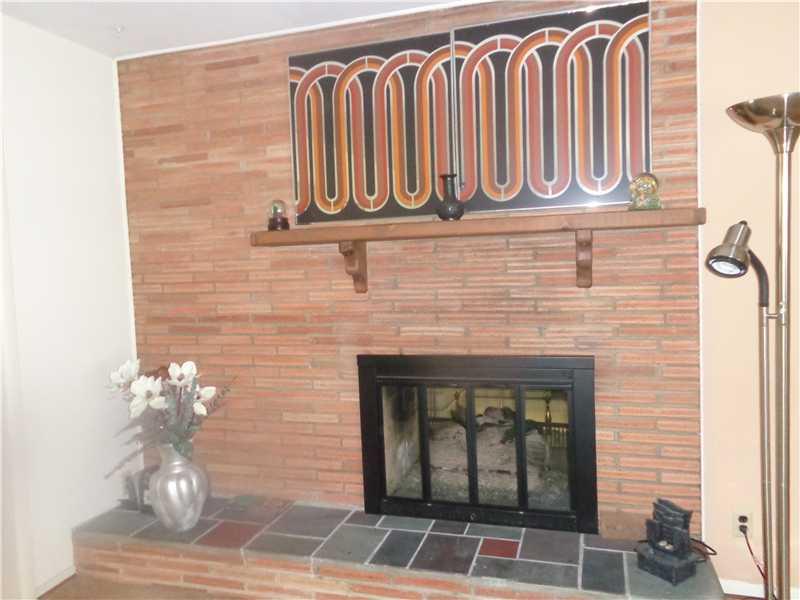 4704 Radnor Road Indianapolis, IN 46226 - Photo 4 of 24 Gallery Image 4