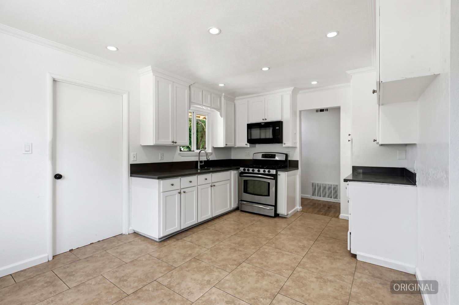 1709 Barbara Way Modesto, CA 95350 - Photo 15 of 45
