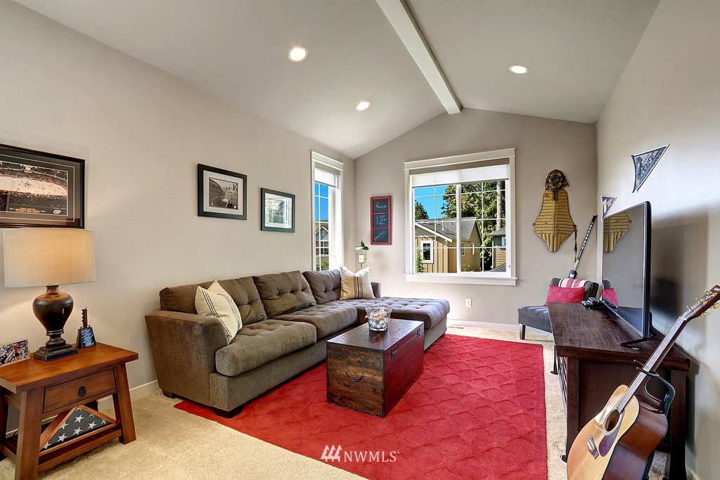 22025 38th Avenue Southeast Bothell, WA 98021 - Photo 12 of 25