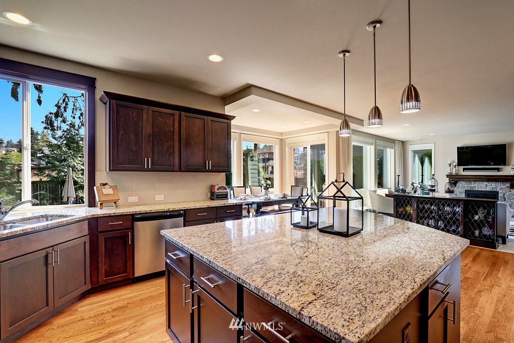 22025 38th Avenue Southeast Bothell, WA 98021 - Photo 7 of 25