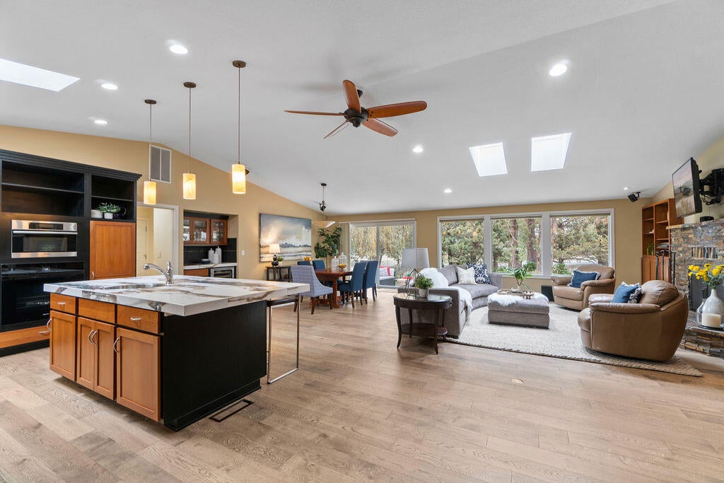 20476 Mainline Road Bend, OR 97702 - Photo 2 of 50 DSC01035