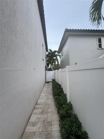 $4,700 | 17145 Southwest 92nd Street, Unit 17145, Miami, FL 33196